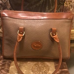 🥰💯🥰💯 vintage Dooney & Bourke!!! What A Bag💕Genuine Pebble Leather!